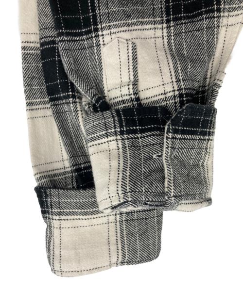 JOURNAL STANDARD TRISECT-2（ジャーナルスタンダード トライセクト）JOURNAL STANDARD TRISECT-2 (ジャーナルスタンダード トライセクト) ファットシルエット ボタンダウン チェックシャツ ホワイト×ブラック サイズ:Lの古着・服飾アイテム