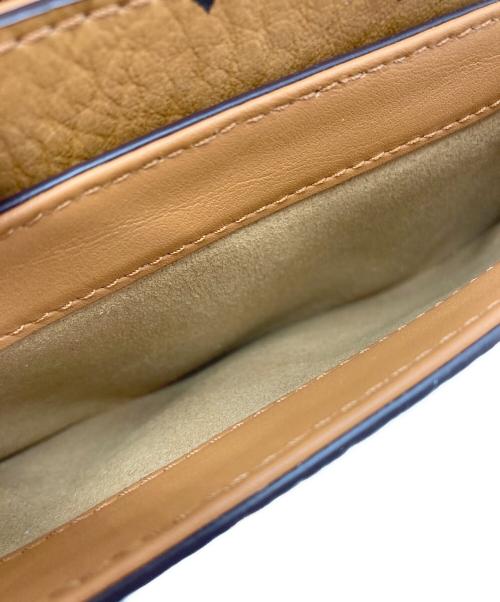 MCM（エムシーエム）MCM (エムシーエム) Tracy クロスボディバッグ - ヴィセトス ブラウンの古着・服飾アイテム