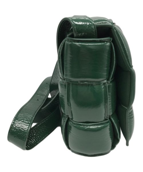 BOTTEGA VENETA（ボッテガベネタ）BOTTEGA VENETA (ボッテガベネタ) パテッド カセット ショルダーバッグ グリーンの古着・服飾アイテム