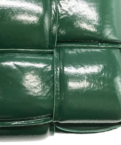 BOTTEGA VENETA（ボッテガベネタ）BOTTEGA VENETA (ボッテガベネタ) パテッド カセット ショルダーバッグ グリーンの古着・服飾アイテム