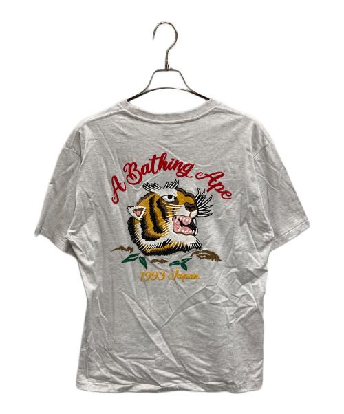 A BATHING APE（ア ベイシング エイプ）A BATHING APE (ア ベイシング エイプ) エンブロイダリー Tシャツ グレー サイズ:XLの古着・服飾アイテム