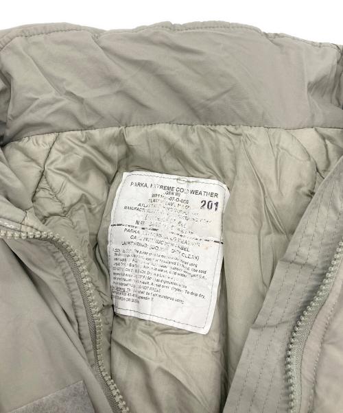 US ARMY（ユーエスアーミー）US ARMY (ユーエスアーミー) ［古着］ECWCS GEN3 LEVEL7 PRIMALOFT PARKA グレー サイズ:記載なしの古着・服飾アイテム