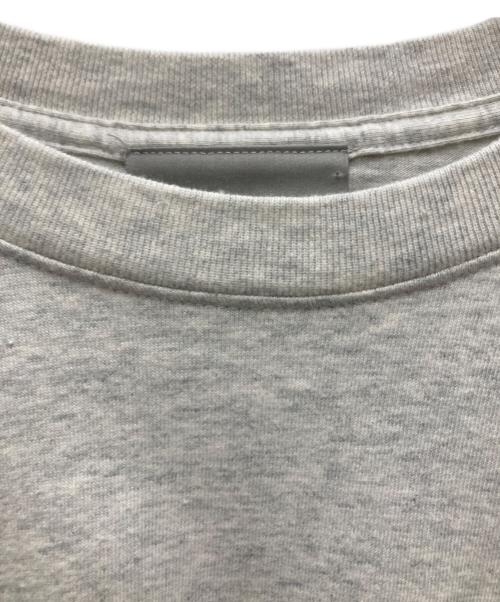FOG ESSENTIALS（フィアオブゴッド エッセンシャル）FOG ESSENTIALS (フィアオブゴッド エッセンシャル) プリントTシャツ グレー サイズ:Lの古着・服飾アイテム