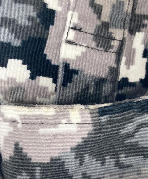 SUPREME（シュプリーム）Supreme (シュプリーム) Digi Floral Corduroy Shirt ホワイト×ブラック サイズ:Mの古着・服飾アイテム