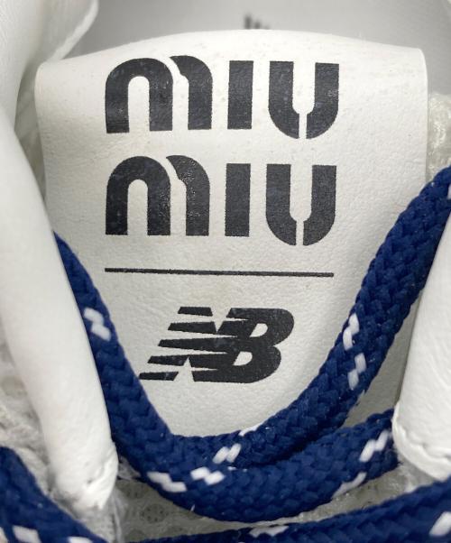 NEW BALANCE（ニューバランス）NEW BALANCE (ニューバランス) MIU MIU (ミュウミュウ) 530 スエードxメッシュスニーカー ホワイト サイズ:37の古着・服飾アイテム