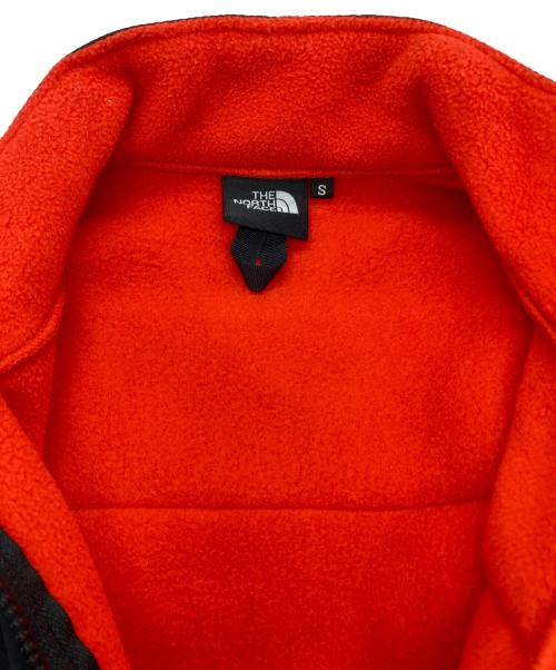 THE NORTH FACE（ザ ノース フェイス）THE NORTH FACE (ザ ノース フェイス) DENALI JACKET レッド×ブラック サイズ:Sの古着・服飾アイテム