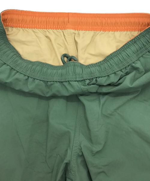 KITH（キス）KITH (キス) Columbia (コロンビア) PFG デシューツ バレー ショートパンツ ベージュ×グリーン サイズ:不明の古着・服飾アイテム