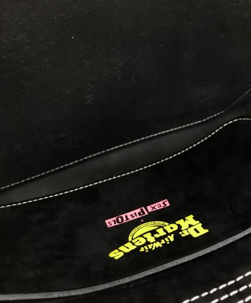 Dr.Martens（ドクターマーチン）Dr.Martens (ドクターマーチン) SEX PISTOLS (セックスピストルズ) サッチェルバック ブラックの古着・服飾アイテム