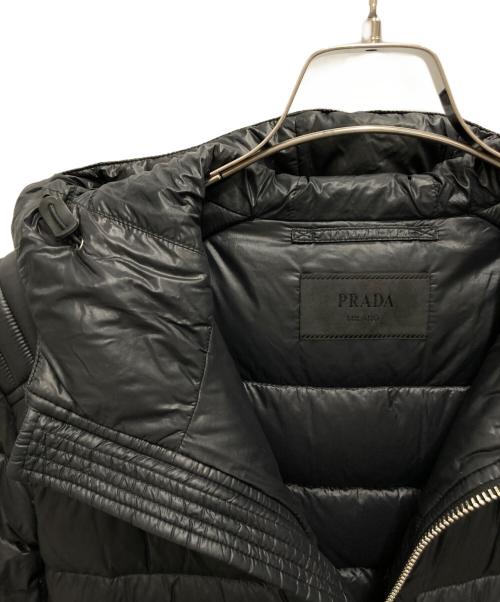 PRADA（プラダ）PRADA (プラダ) トライアングルプレートダウンジャケット ブラック サイズ:48の古着・服飾アイテム