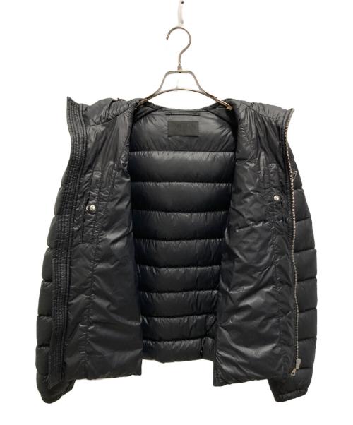 PRADA（プラダ）PRADA (プラダ) トライアングルプレートダウンジャケット ブラック サイズ:48の古着・服飾アイテム