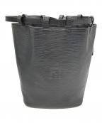 FENDIフェンディ）の古着「フェンディロゴ型押しショルダーバック」｜ブラック