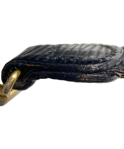 FENDI（フェンディ）FENDI (フェンディ) フェンディロゴ型押しショルダーバック ブラックの古着・服飾アイテム