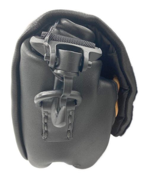 ebagos（エバゴス）ebagos (エバゴス) フニュシュリンク・ボディーバッグS ブラック×ベージュ 未使用品の古着・服飾アイテム