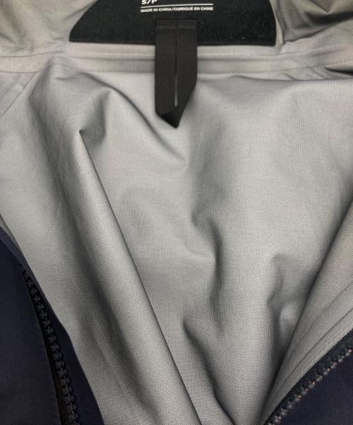 ARC'TERYX（アークテリクス）ARC'TERYX (アークテリクス) BETA JACKET ネイビー サイズ:Sの古着・服飾アイテム