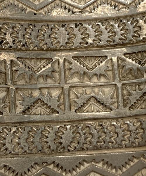 SUNSHINE REEVES（サンシャインリーブス）SUNSHINE REEVES (サンシャインリーブス) インナースタンプワーク ワイドバングルの古着・服飾アイテム