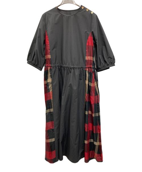 BLUE LABEL CRESTBRIDGE（ブルーレーベルクレストブリッジ）BLUE LABEL CRESTBRIDGE (ブルーレーベルクレストブリッジ) ハイカウンツピーチツイルワンピース ブラック×レッド サイズ:38の古着・服飾アイテム