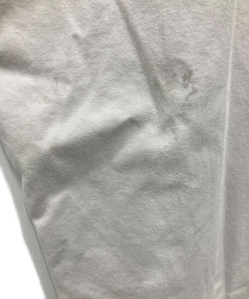 YARDSALE（ヤードセール）YARDSALE (ヤードセール) 刺繍ロゴタックパンツ ホワイト サイズ:Mの古着・服飾アイテム