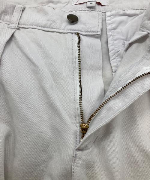 YARDSALE（ヤードセール）YARDSALE (ヤードセール) 刺繍ロゴタックパンツ ホワイト サイズ:Mの古着・服飾アイテム