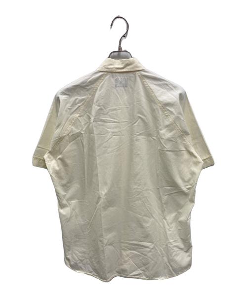 stussy（ステューシー）stussy (ステューシー) ストックロゴ刺繍 S/Sシャツ イエロー サイズ:Mの古着・服飾アイテム