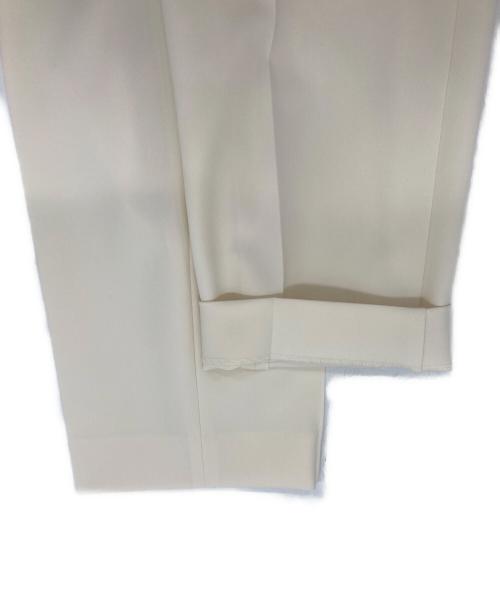 OHGA（オオガ）OHGA (オオガ) ポケットフリル テーパードパンツ アイボリー サイズ:SIZE S 未使用品の古着・服飾アイテム