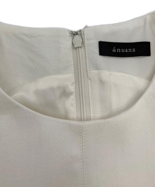 anuans（アニュアンス）anuans (アニュアンス) オブジェクトフレアトップス ホワイト サイズ:M 未使用品の古着・服飾アイテム