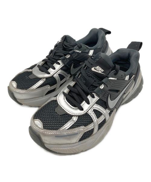 NIKE（ナイキ）NIKE (ナイキ) WMN'S V2K Run ブラック サイズ:23.5の古着・服飾アイテム