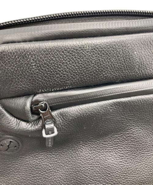 BROSKI and SUPPLY（ブロスキーアンドサプライ）BROSKI AND SUPPLY (ブロスキーアンドサプライ) ADJUST-SLING MULTI BAG ブラックの古着・服飾アイテム