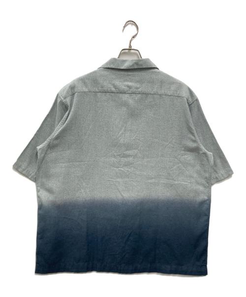 LACOSTE（ラコステ）LACOSTE (ラコステ) グラデーションオープンカラーシャツ ブルー サイズ:M 未使用品の古着・服飾アイテム