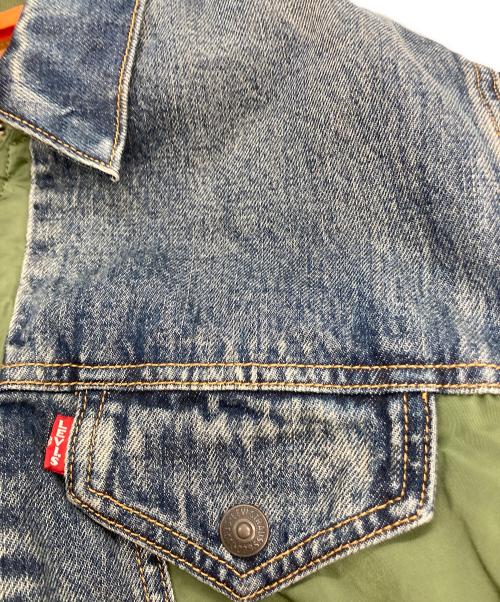 LEVI'S（リーバイス）LEVI'S (リーバイス) MA-1 ハイブリッドトラッカージャケット インディゴ×グリーン サイズ:Mの古着・服飾アイテム