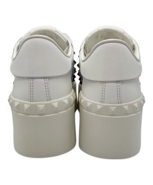 VALENTINO GARAVANI（ヴァレンティノ・ガラヴァーニ）VALENTINO GARAVANI (ヴァレンティノ・ガラヴァーニ) ROCKSTUD UNTITLED SNEAKERS ホワイト×ブルー サイズ:SIZE 37 未使用品の古着・服飾アイテム