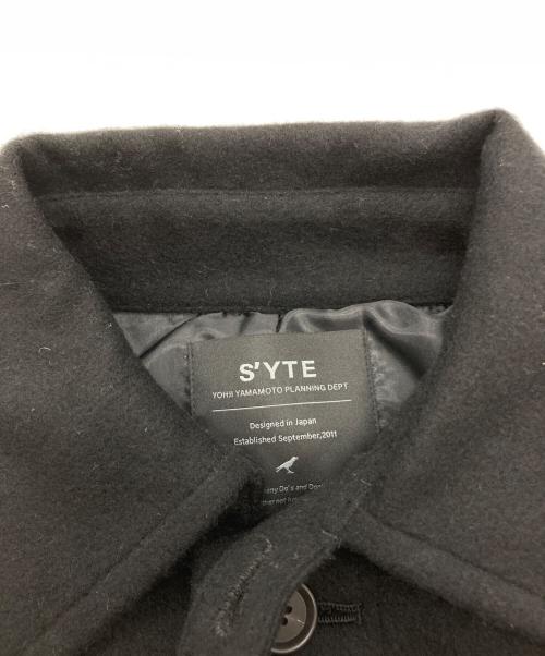 s'yte（サイト）s'yte (サイト) T/W GABARDINE SOUTIEN COLLAR WAIST TIE AND WING LONG COAT ブラック サイズ:3の古着・服飾アイテム