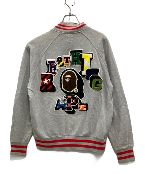 BAPE BY A BATHING APE（ベイプバイアベイシングエイプ）BAPE BY A BATHING APE (ベイプバイアベイシングエイプ) バックマルチロゴスウェットスタジャン グレー サイズ:Sの古着・服飾アイテム