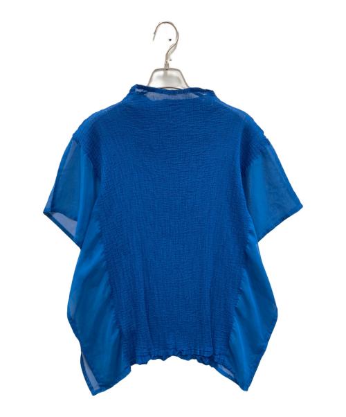 me ISSEY MIYAKE（ミーイッセイ ミヤケ）me ISSEY MIYAKE (ミーイッセイ ミヤケ) サイドシアープリーツハイネックトップ ブルー サイズ:FREEの古着・服飾アイテム