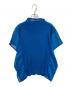 me ISSEY MIYAKE (ミーイッセイ ミヤケ) サイドシアープリーツハイネックトップ ブルー サイズ:FREE：13000円