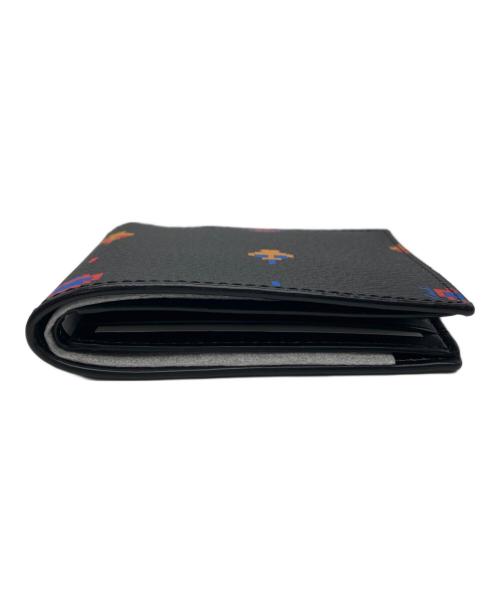 COACH（コーチ）COACH (コーチ) ATARI ビルフォード オール オーバー二つ折り財布 ブラックの古着・服飾アイテム