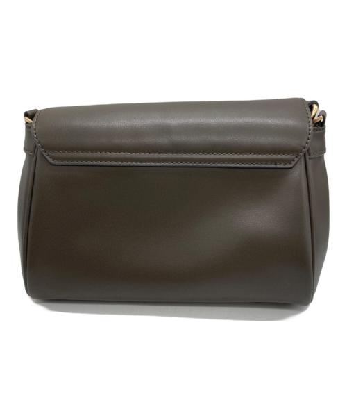 CHARLES & KEITH（チャールズアンドキース）CHARLES & KEITH (チャールズ＆キース) カルラ フロントフラップチェーンハンドルバッグ ブラウンの古着・服飾アイテム