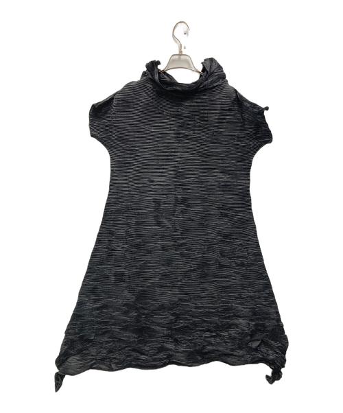 ISSEY MIYAKE（イッセイミヤケ）ISSEY MIYAKE (イッセイミヤケ) プリーツワンピース ブラック サイズ:SIZE Lの古着・服飾アイテム