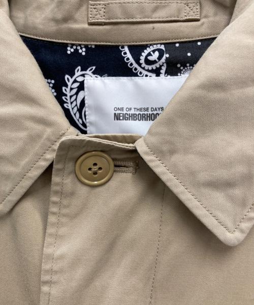 NEIGHBORHOOD（ネイバーフッド）NEIGHBORHOOD (ネイバーフッド) One Of These Days (ワン オブ ヅィーズ デイズ) OOTD C-COAT ベージュ サイズ:Lの古着・服飾アイテム