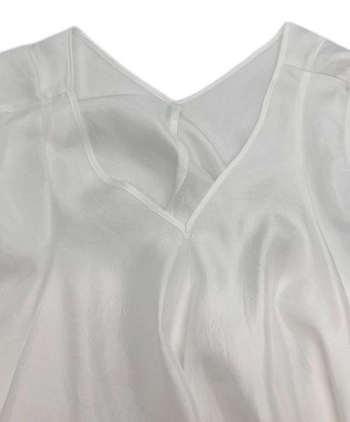 cygne（シーニュ）cygne (シーニュ) フレアフリルトップス ホワイト サイズ:FREE 未使用品の古着・服飾アイテム