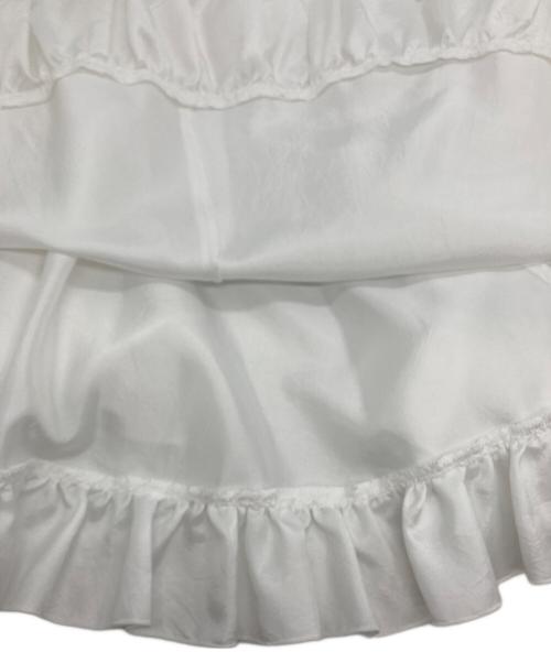 cygne（シーニュ）cygne (シーニュ) フレアフリルトップス ホワイト サイズ:FREE 未使用品の古着・服飾アイテム