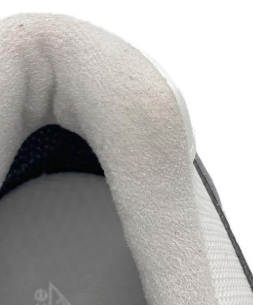 NEW BALANCE（ニューバランス）NEW BALANCE (ニューバランス) 2002R GORE-TEX ホワイト サイズ:27.5cmの古着・服飾アイテム