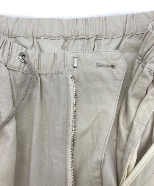 THE SHISHIKUI（シシクイ）THE SHISHIKUI (シシクイ) PARACHUTE PANTS ベージュ サイズ:Mの古着・服飾アイテム