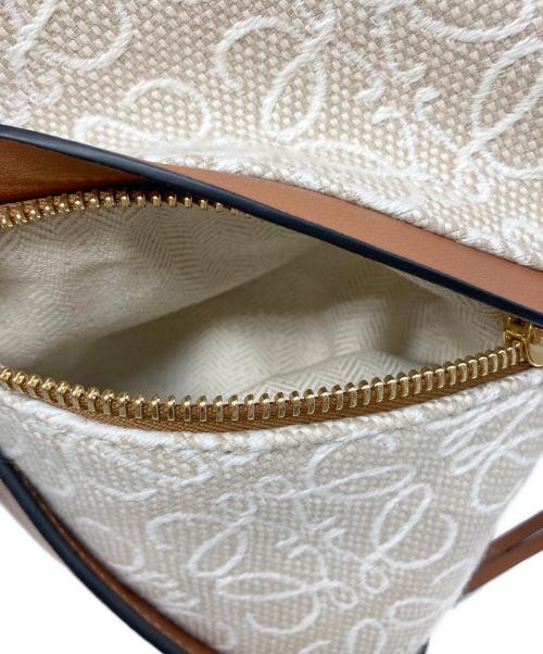 LOEWE（ロエベ）LOEWE (ロエベ) リピート アナグラム ハンモック スモール ブラウン×ベージュの古着・服飾アイテム