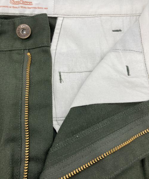 UNIVERSAL OVERALL（ユニバーサルオーバーオール）UNIVERSAL OVERALL (ユニバーサルオーバーオール) JOURNAL STANDARD relume (ジャーナルスタンダード レリューム) ヘリテージライン 別注 2タックトラウザー グリーン サイズ:Mの古着・服飾アイテム