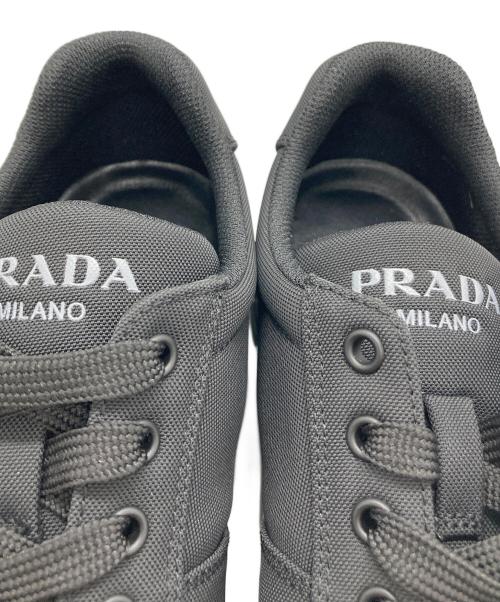 PRADA（プラダ）PRADA (プラダ) RE-NYLONローカットスニーカー ブラック サイズ:SIZE 8の古着・服飾アイテム