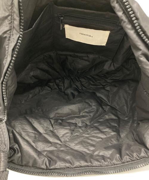 TODAYFUL（トゥデイフル）TODAYFUL (トゥデイフル) ギャザーショルダーバッグ ブラックの古着・服飾アイテム