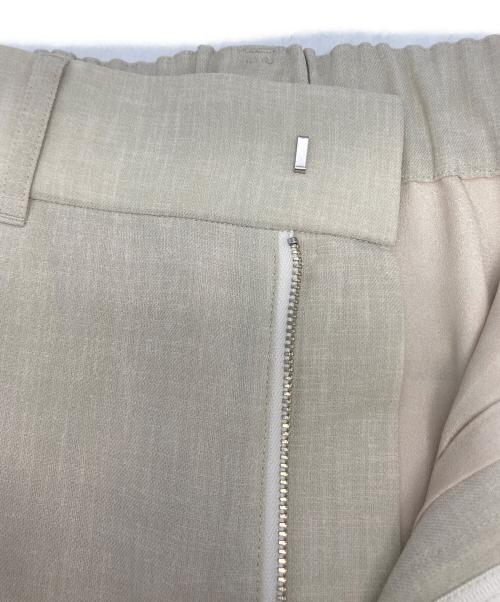 Adam et Rope（アダム エ ロペ）Adam et Rope (アダム エ ロペ) ハイウエストベンツ タックスカート ホワイト サイズ:36の古着・服飾アイテム