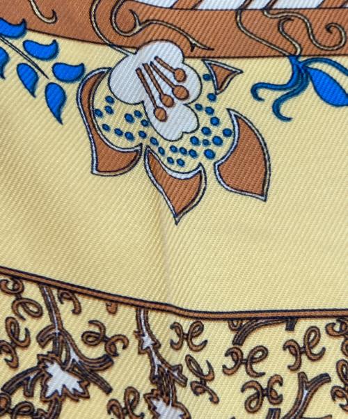 HERMES（エルメス）HERMES (エルメス) CHASSE EN INDE カレ40 イエローの古着・服飾アイテム
