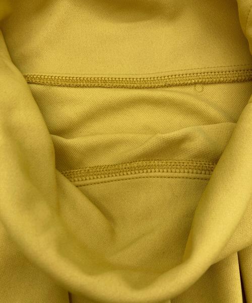 ISSEY MIYAKE（イッセイミヤケ）ISSEY MIYAKE (イッセイミヤケ) タートルネックカットソー イエロー サイズ:3の古着・服飾アイテム