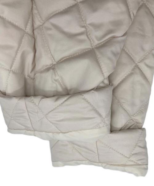 BEIGE（ベイジ）BEIGE (ベイジ) キルティングノーカラージャケット アイボリー サイズ:4 未使用品の古着・服飾アイテム